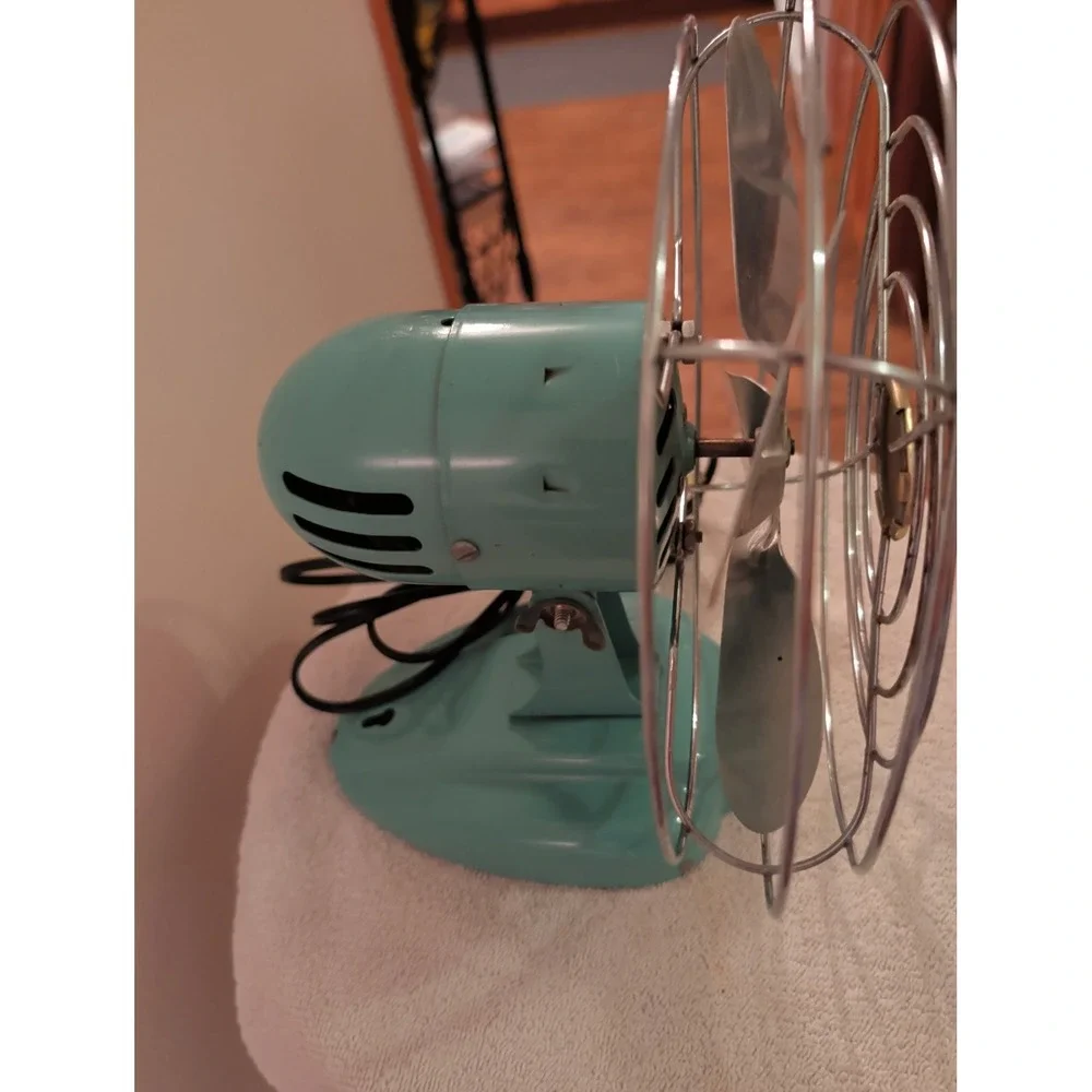 Vintage MCM ESKIMO Desk Wall Fan 081002 Aqua Turquoise Blue Bullet Back Works